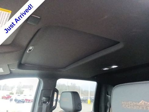 Used 2024 Chevrolet Silverado 2500 High Country w/ High Country Premium Package AWD/4WD image 14