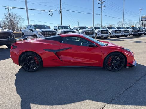Used 2023 Chevrolet Corvette Z06 w/ Z07 Performance Package image 6