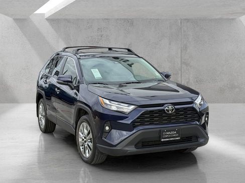 Used 2023 Toyota RAV4 XLE Premium image 3