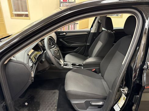 Used 2021 Volkswagen Jetta S image 9