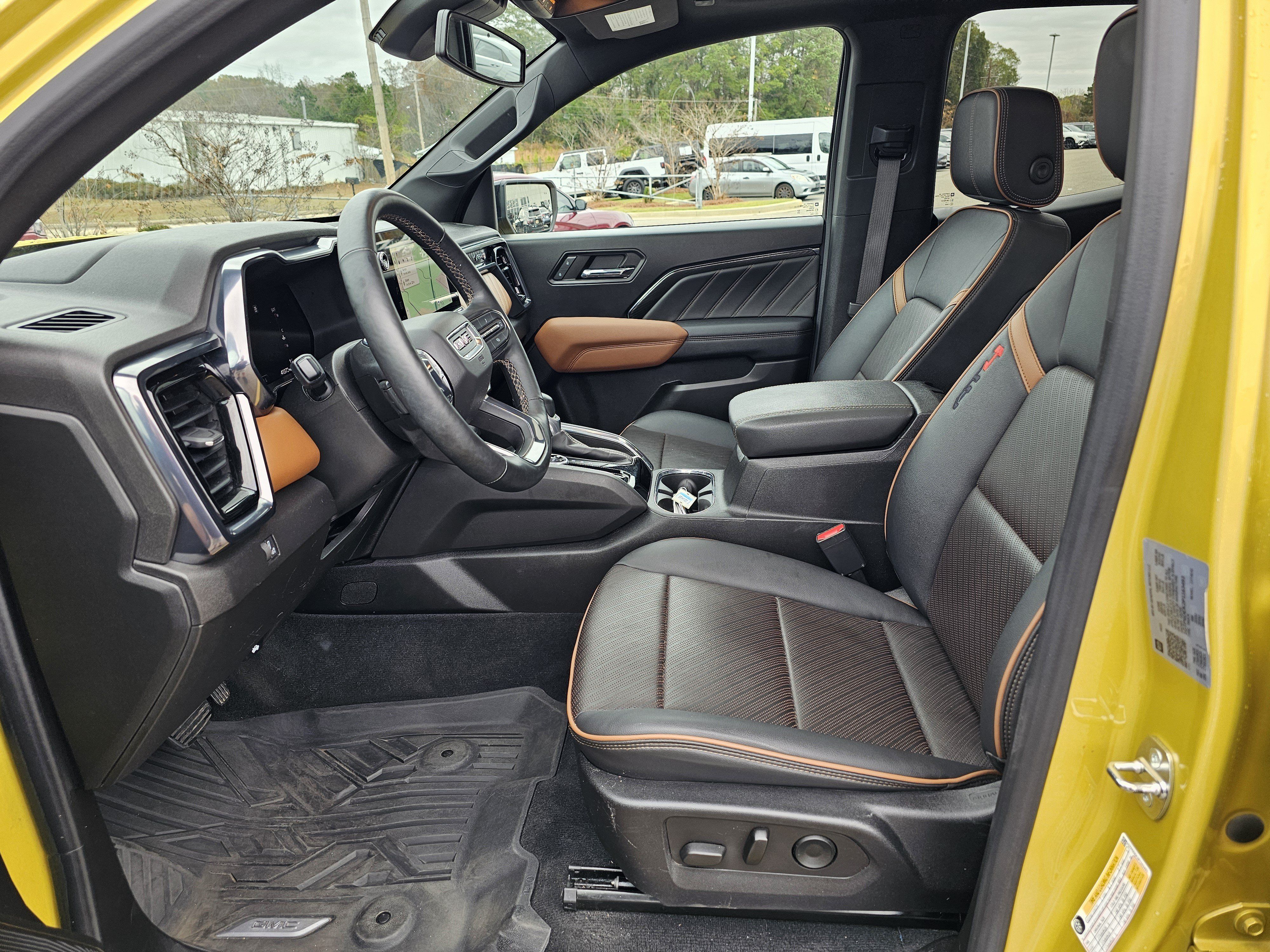 Used 2023 GMC Canyon AT4 w/ AT4 Premium Package AWD/4WD image 16