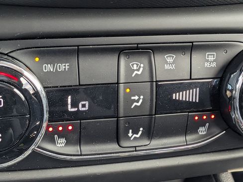 Used 2023 Chevrolet TrailBlazer LT w/ Convenience Package FWD image 21