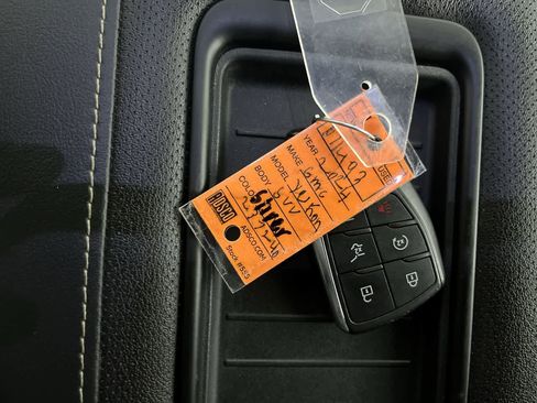 Used 2024 GMC Yukon SLT image 24