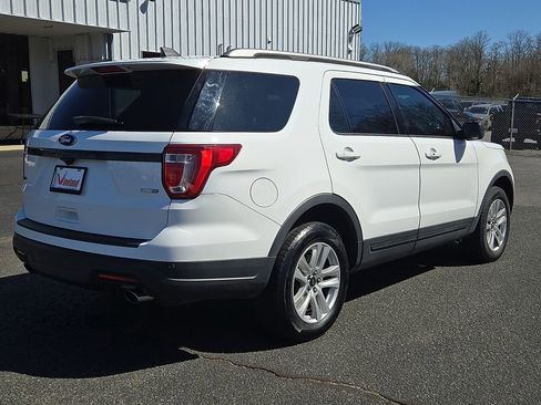 Used 2019 Ford Explorer XLT AWD/4WD image 6