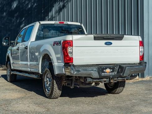 Used 2022 Ford F250 XL w/ Power Equipment Group image 4