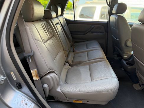 Used 2004 Toyota Sequoia Limited RWD image 13