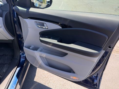 Used 2019 Honda Pilot Touring image 16