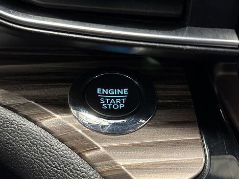 Used 2023 Ford Explorer Limited image 23