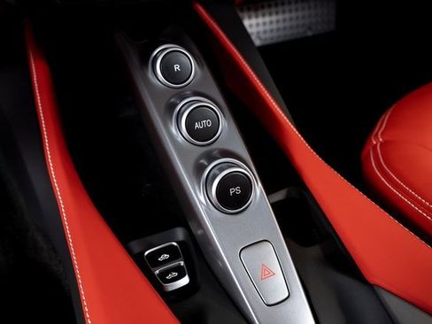 Certified 2019 Ferrari Portofino image 42