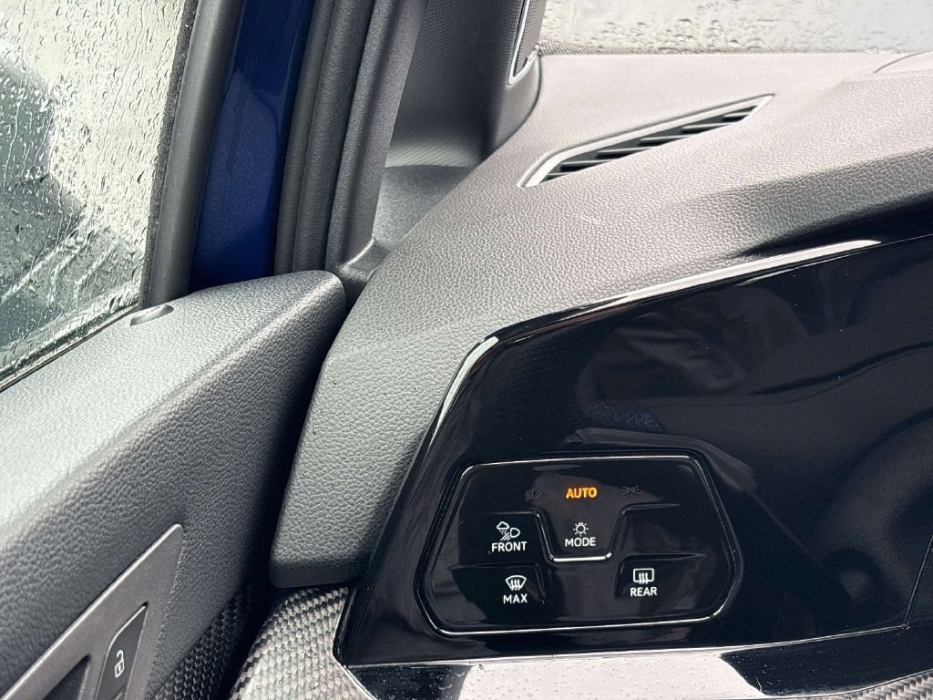 Used 2024 Volkswagen Golf R AWD/4WD image 17
