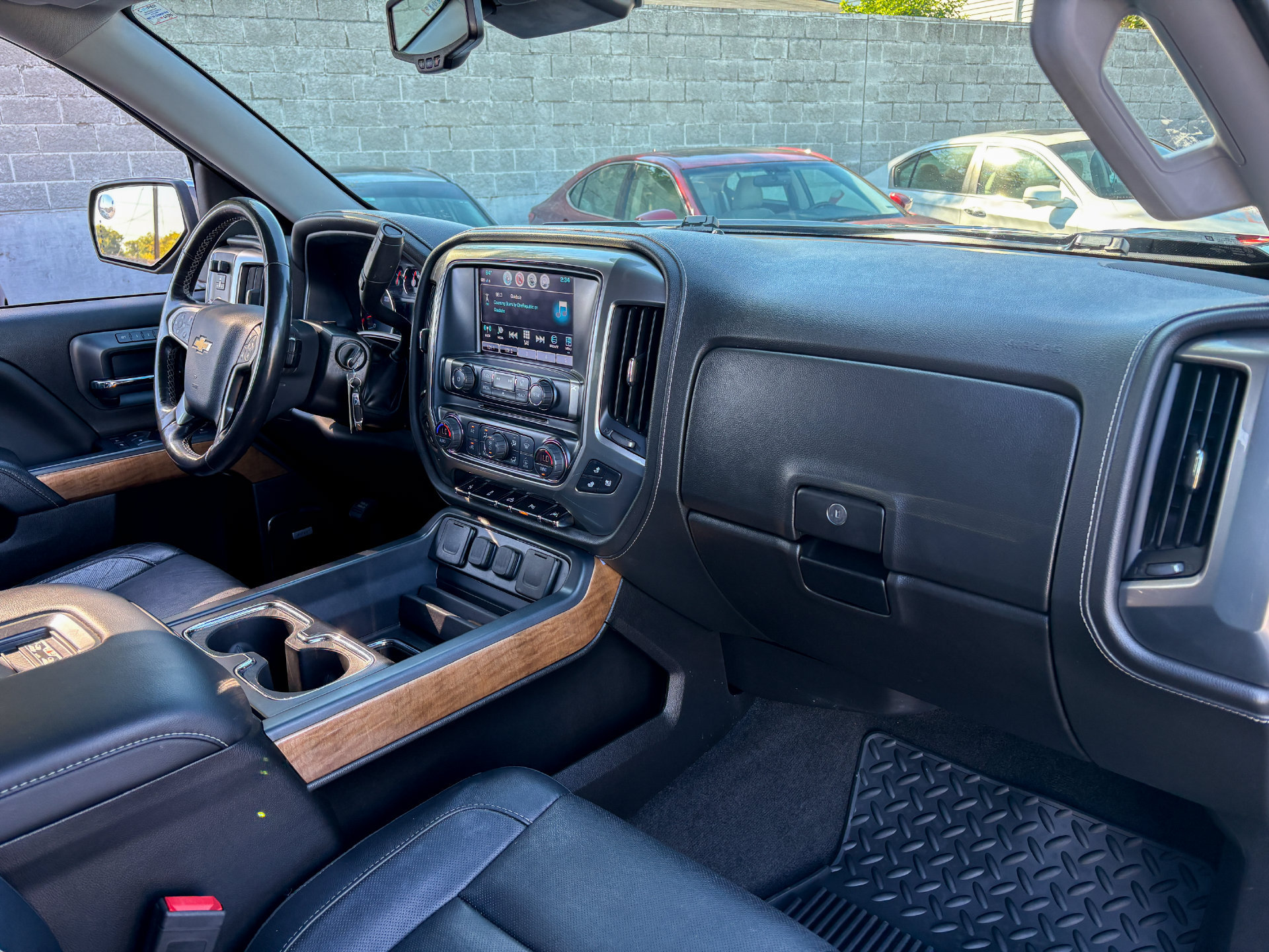 Used 2018 Chevrolet Silverado 1500 LTZ w/ Sport Package AWD/4WD image 24
