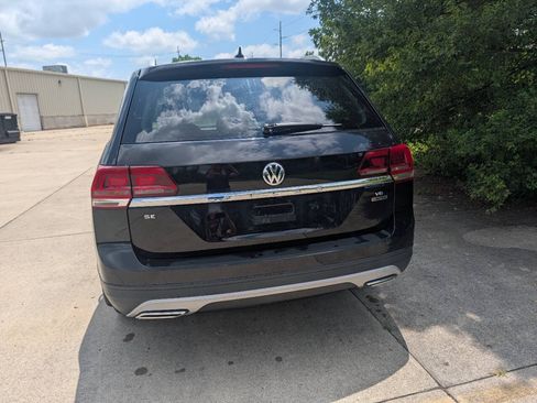 Used 2018 Volkswagen Atlas SE AWD/4WD image 2
