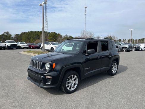Used 2019 Jeep Renegade Sport w/ Sport Appearance Group image 3