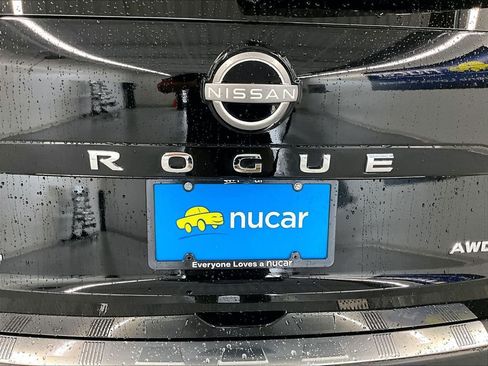 Used 2023 Nissan Rogue S AWD/4WD image 27