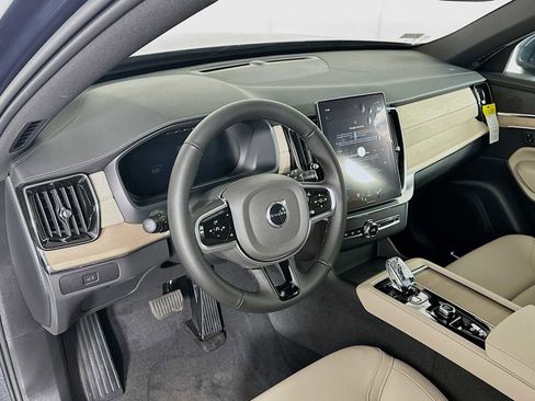 New 2026 Volvo XC90 B5 Core image 9