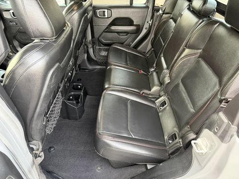 Used 2020 Jeep Gladiator Rubicon AWD/4WD image 17