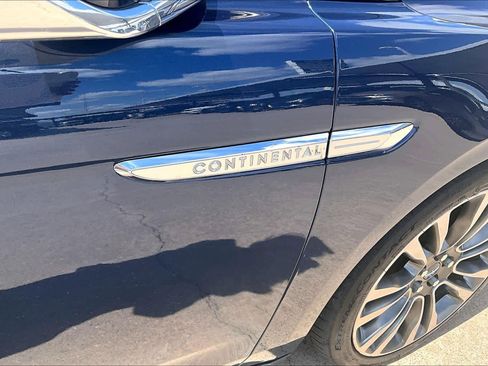 Used 2017 Lincoln Continental Select w/ Climate Package FWD image 29