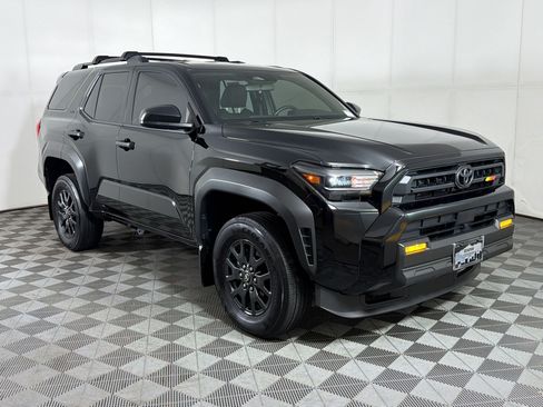 Used 2025 Toyota 4Runner SR5 AWD/4WD image 7