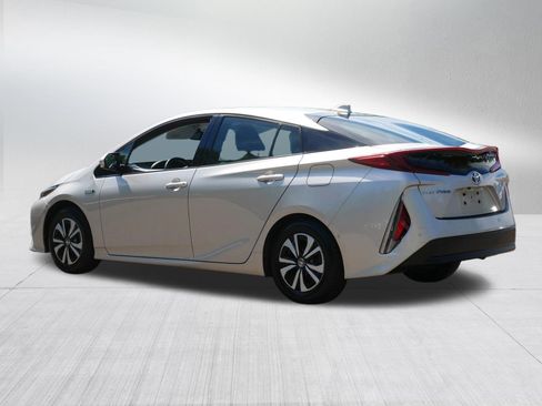 Used 2017 Toyota Prius Prime Advanced FWD image 5