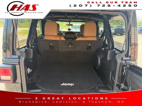 Used 2023 Jeep Wrangler Unlimited Sahara w/ Cold Weather Group AWD/4WD image 12