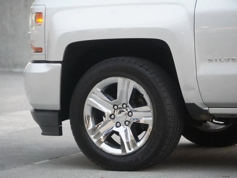 Used 2018 Chevrolet Silverado 1500 Custom w/ Custom Convenience Package image 25