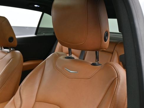Used 2019 Cadillac XT4 Sport AWD/4WD image 19