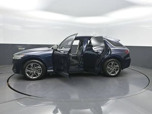 Used 2022 Genesis GV70 2.5T w/ Advanced Package AWD/4WD image 38