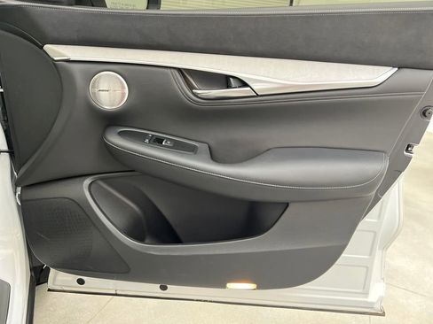 Used 2023 INFINITI QX50 Sensory w/ Accent Package FWD image 24