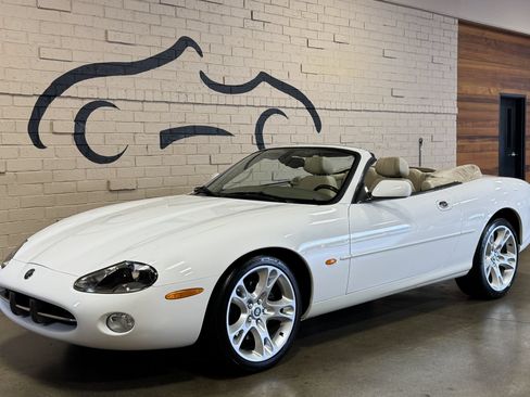 Used 2003 Jaguar XK8 Convertible RWD image 12