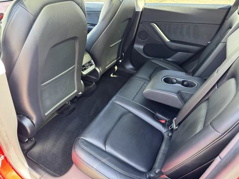 Used 2021 Tesla Model Y Long Range AWD/4WD image 23