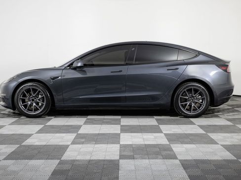 Used 2021 Tesla Model 3 Standard Range image 3