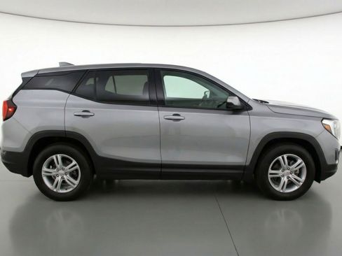 Used 2024 GMC Terrain SLE FWD image 11
