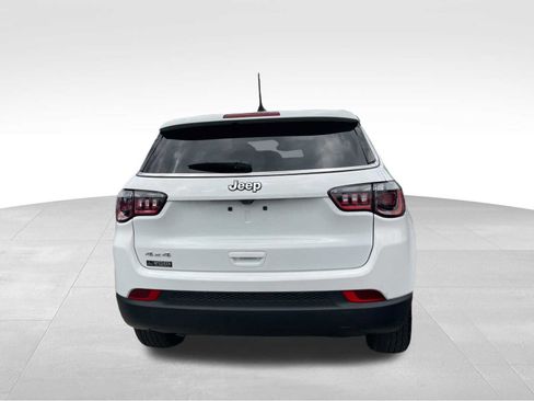 Used 2025 Jeep Compass Sport AWD/4WD image 6