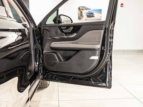 Used 2024 Lincoln Corsair Reserve w/ Jet Appearance Package image 37