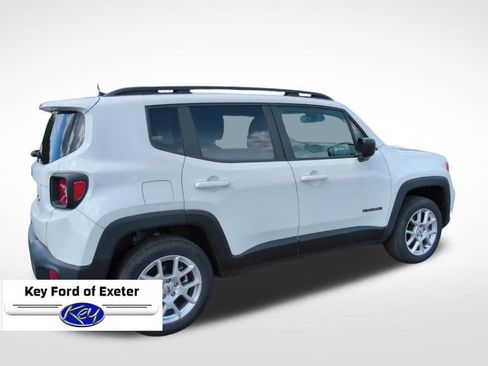 Used 2023 Jeep Renegade Latitude w/ Premium Group AWD/4WD image 14