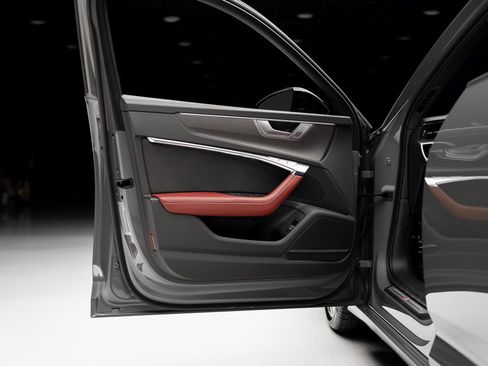 Used 2024 Audi S6 Premium Plus w/ Premium Plus Package image 53