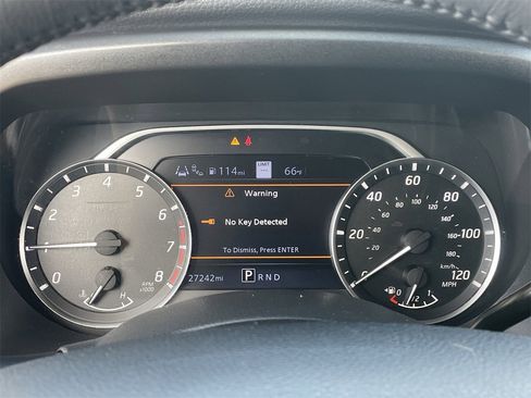 Used 2021 Nissan Titan SV w/ SV Convenience Package image 29