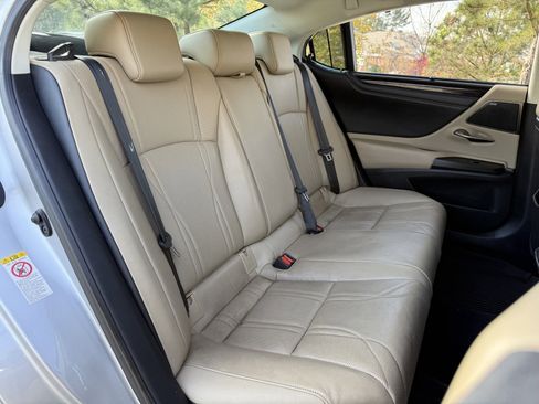 Used 2019 Lexus ES 350 Ultra Luxury image 43