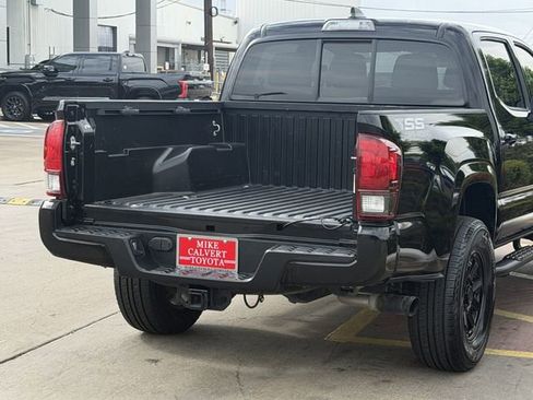 Used 2023 Toyota Tacoma SR AWD/4WD image 7