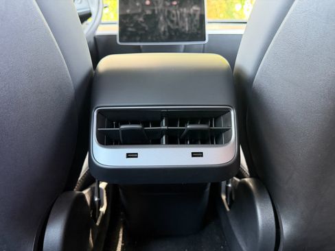 Used 2020 Tesla Model 3 Standard Range RWD image 28