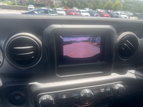 Used 2022 Jeep Gladiator Sport AWD/4WD image 34
