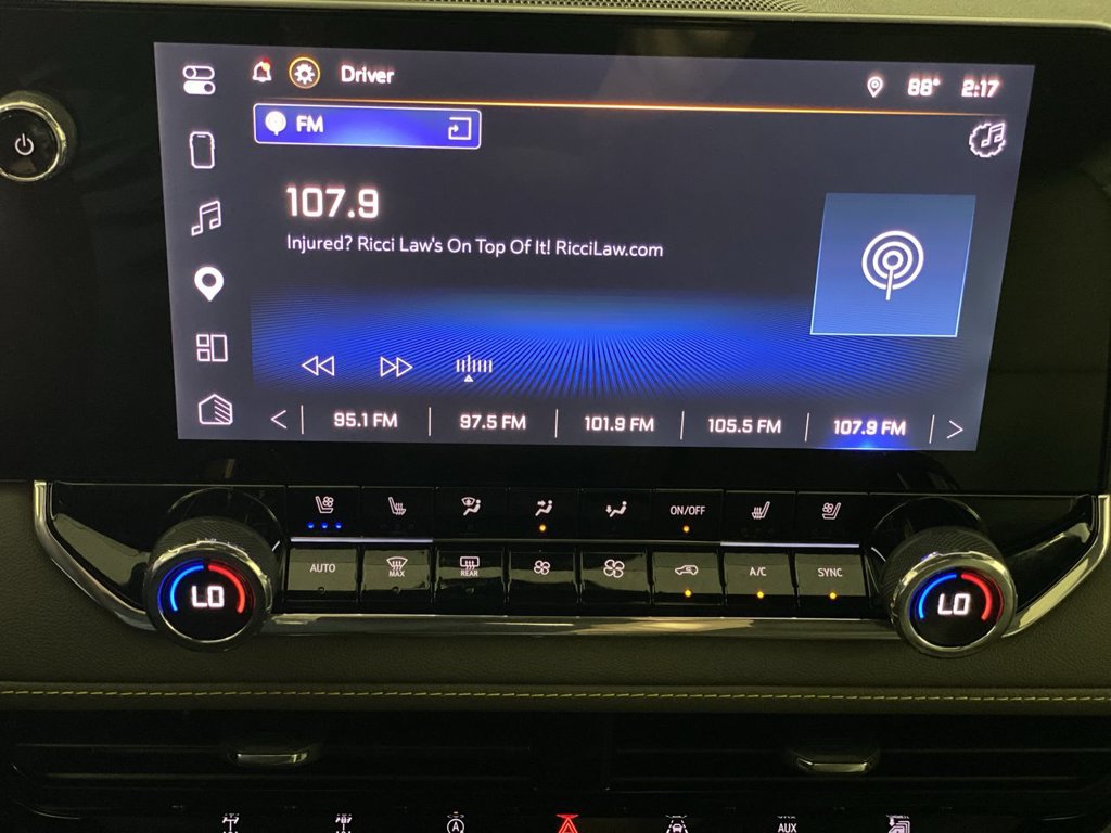 Used 2026 Chevrolet Colorado ZR2 w/ Technology Package AWD/4WD image 18
