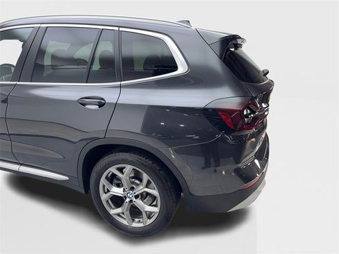 Used 2024 BMW X3 xDrive30i w/ Convenience Package image 17