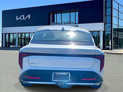 New 2025 Kia K4 LXS image 5