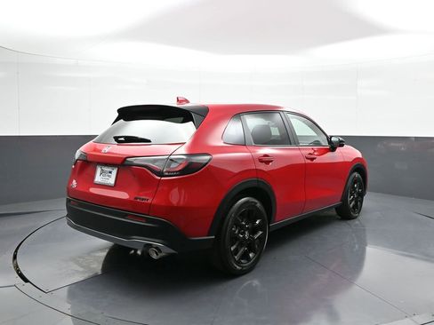 Certified 2025 Honda HR-V Sport image 6