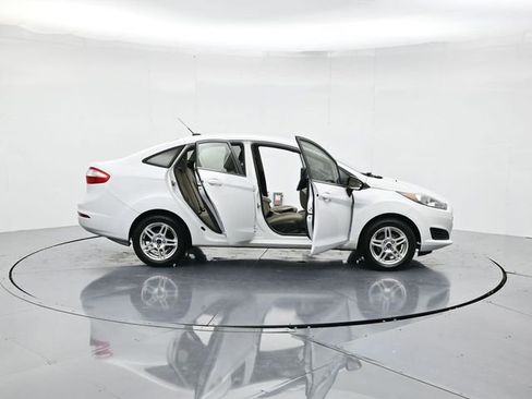 Used 2018 Ford Fiesta SE image 48