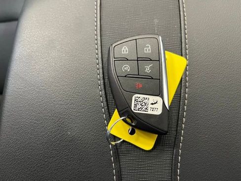 Used 2025 Buick Enclave Preferred AWD/4WD image 27