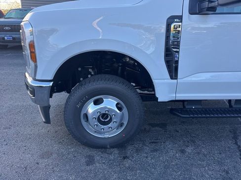 New 2026 Ford F350 XL w/ XL Chrome Package image 8