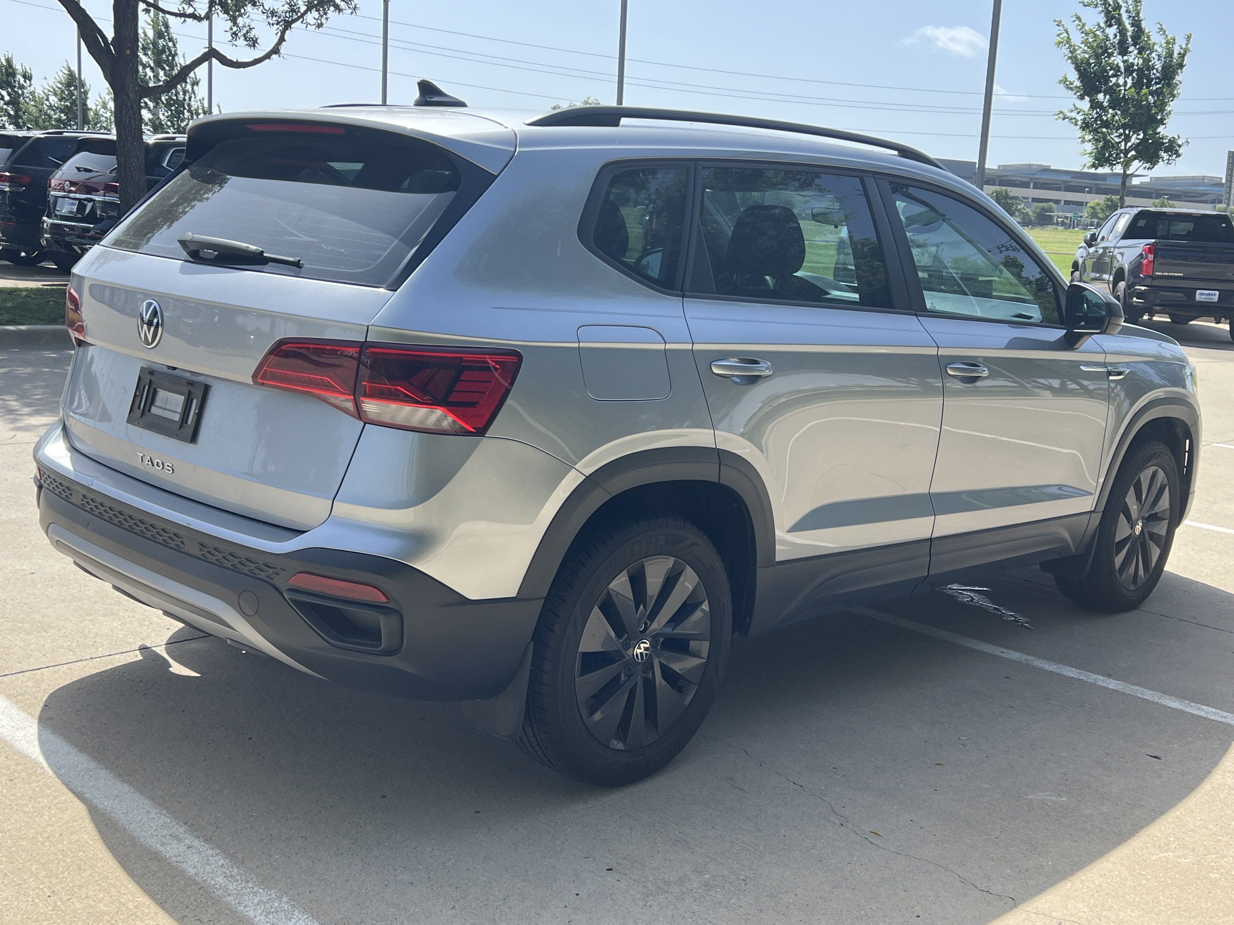 Used 2023 Volkswagen Taos S FWD image 9