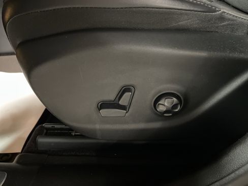 Used 2019 Jeep Cherokee Limited w/ Trailer Tow Group image 11